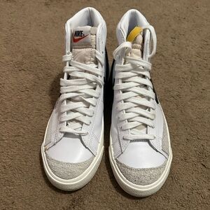 Nike blazer mid